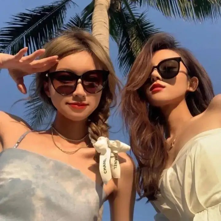 向天真的女生投降 在线观看封面